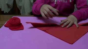 Pieghiamo un tovagliolo a forma di rosa