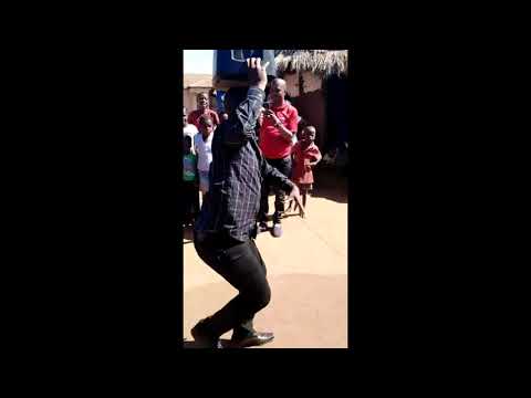 Maponyani Dancing with Sesi Boss na Boti Majulie