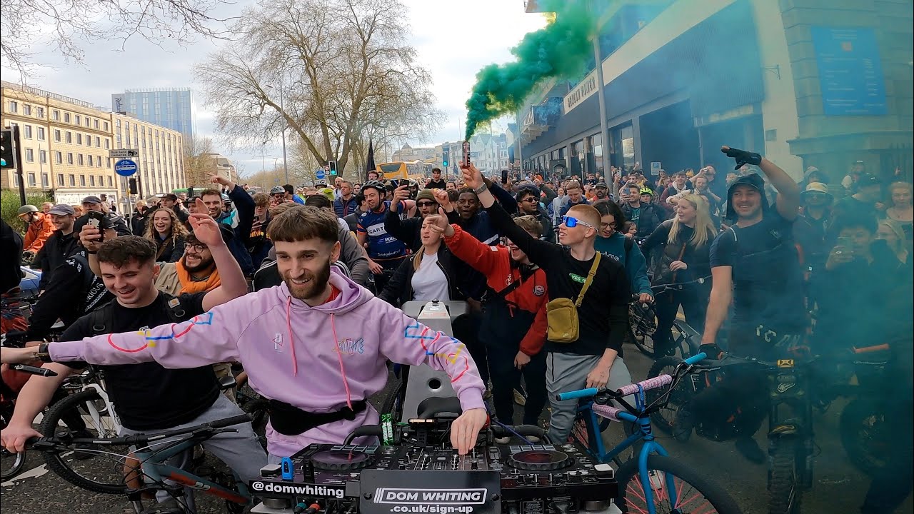 ⁣Drum & Bass On The Bike - BRISTOL