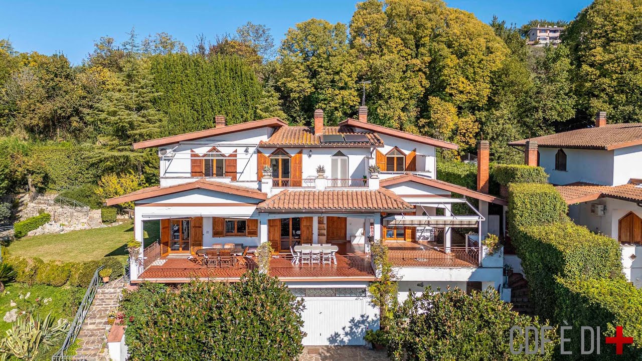 Visita dell'immobile | Forano (RI) | Prestigiosa villa con terrazzo panoramico: eleganza e vista