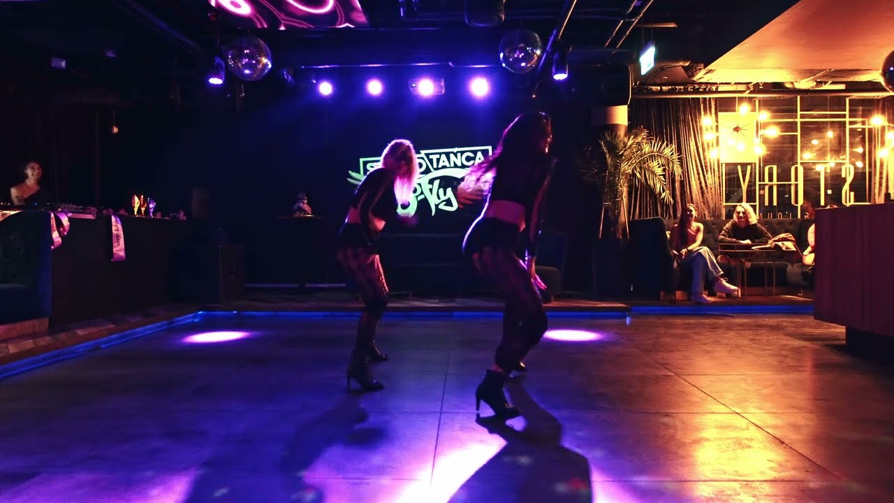 Twerking Duo Weronika And Wiktoria YouTube twerking-duo-weronika-and-wiktoria-youtube