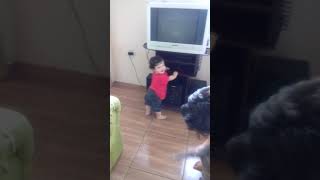 Criancas Muito Fofas Dancamdo Com Gatinho