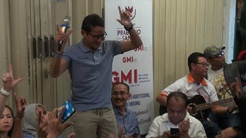 SANDIAGA UNO NGAMEN DAN LESEHAN DI MALIOBORO