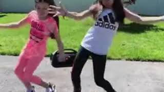 Taby E Sua Amiga Dançando Baby Shark