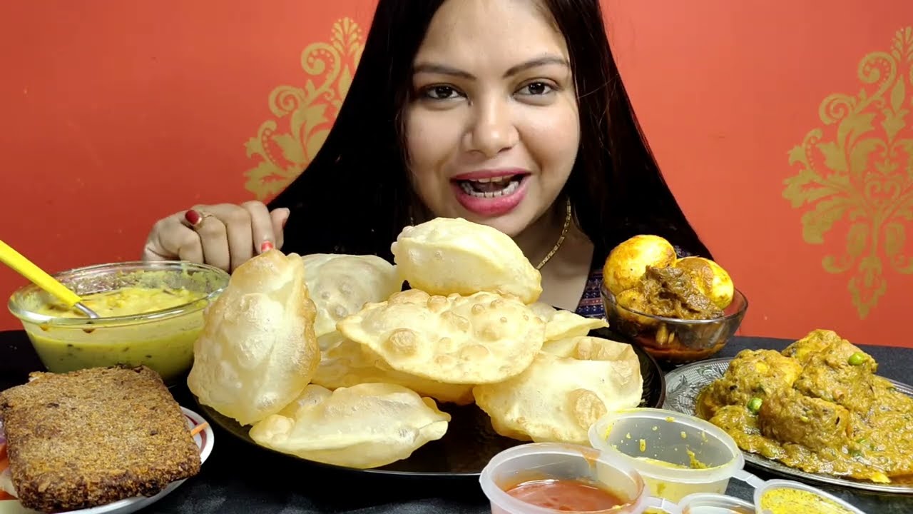 Eating Luchi With Cholar Dal,Spicy 🔥 Dum Aloo,Chicken Duckbunglow And Fishfry।।
