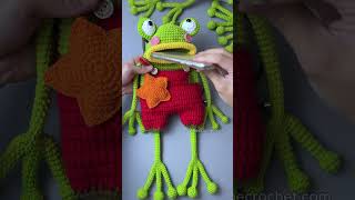 Your phone bag could never be this funny! 🐸📱