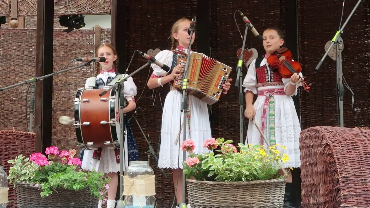 DFS Kornička (Malá dievčenská muzička) - Keď som chodil do školy...