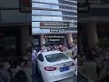 Isa lamang ang tagpong ito sa buong mundo ngayon, mga Banko nagsara