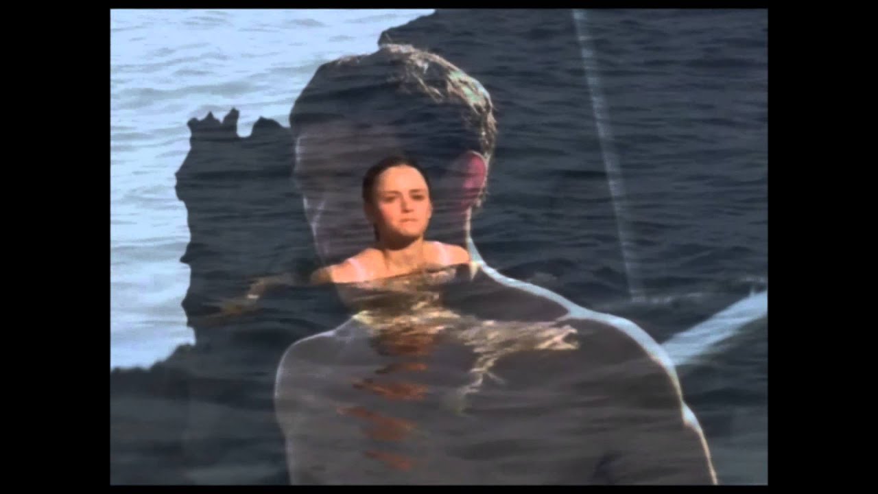 lena and kostos kiss ( alexis Bledel, Michael Rady) The Sisterhood Of The Traveling Pants