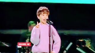 🎵 Strip 🎵 by Lena singed by Julius in @TVKde @kika