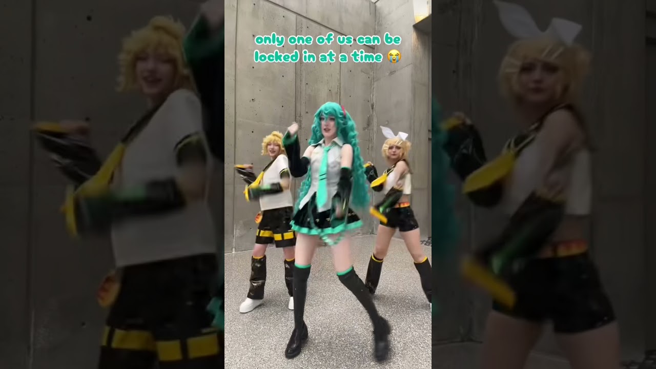 straight up tomfoolery #cosplay #miku #hatsunemiku #hatsunemikucosplay #vocaloid #anime #convention