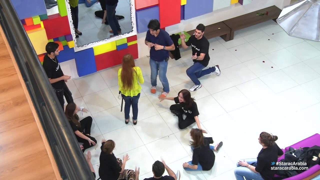 طلاب ستار أكاديمي 9 يرقصون مع رحمة على الطريقة الهندية