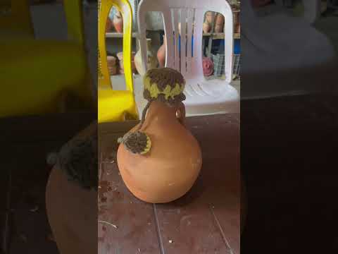 محل عمره اكثر من ١٠٠ عام يبيع الفخار فخار تراث تاريخ لبنان بيروت حضارة بيروت جيوغرافيك