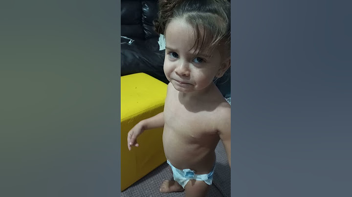 Bebê se assusta com próprio cocô (tá podi) #shorts #youtubeshorts