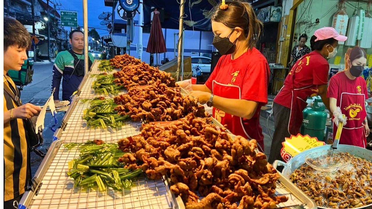 Amazing! Asian Chef Starts Cooking 200kg of Fried Chicken a Day at 5AM |Thai Street Food