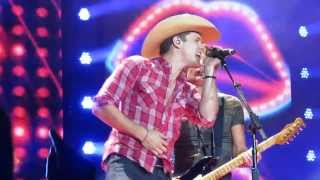 Keith Urban (ft. Dustin Lynch) - Kiss A Girl (Live) - Light the Fuse Tour (9/13/13)