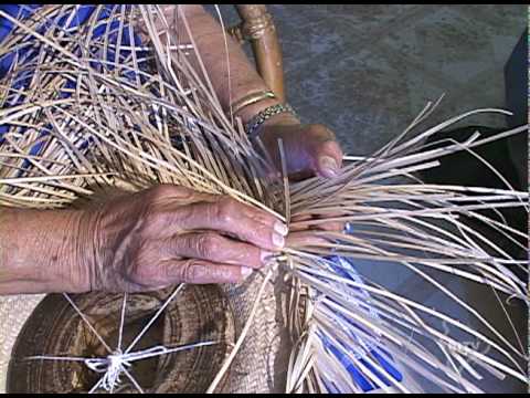 Aunty Elizabeth Lee Weaves Lauhala on BITV