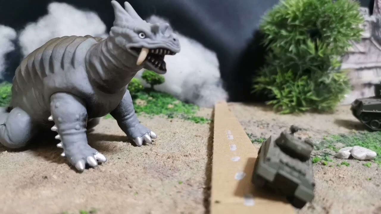 コマ撮り動画 ウルトラQ
