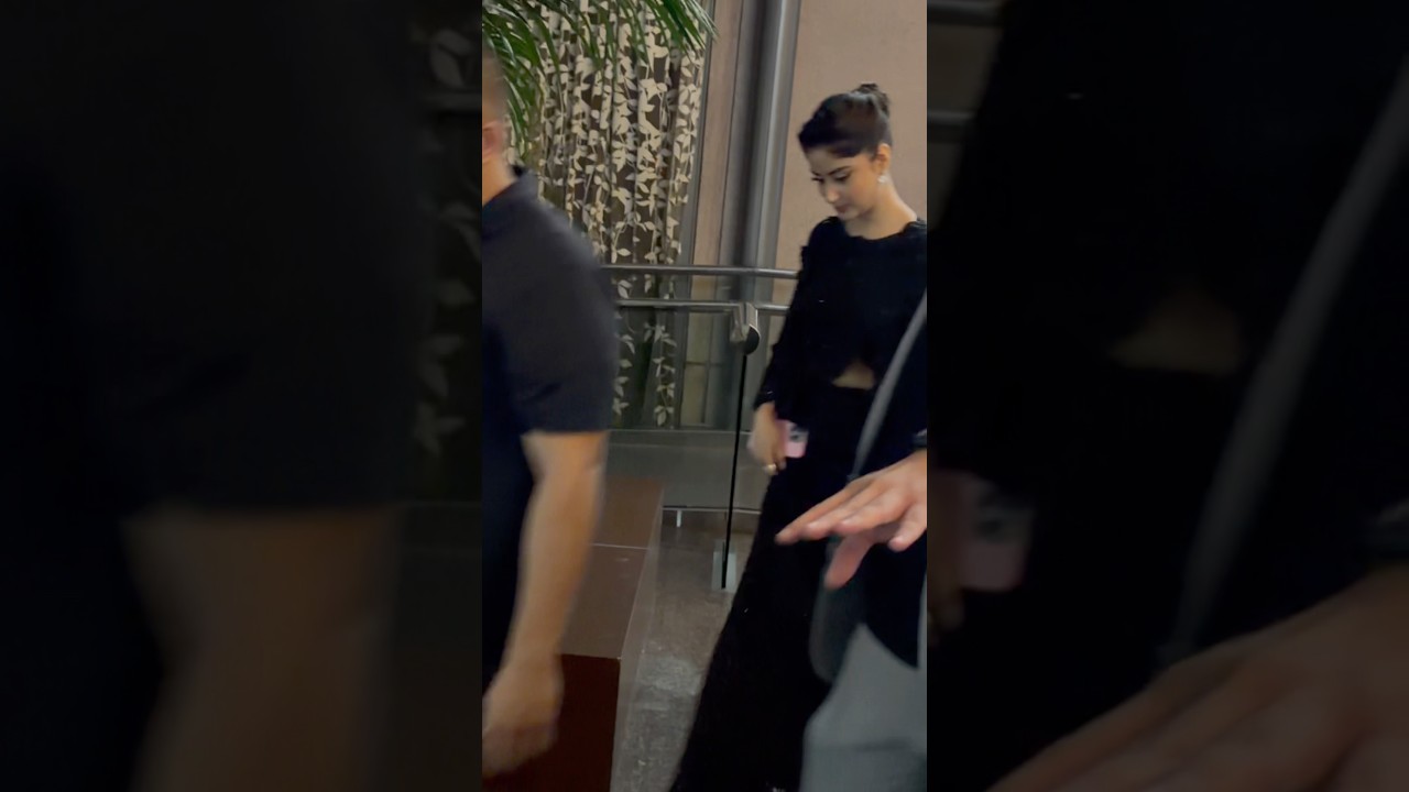 beauty and grace sajal Ali at the 10th Hum Awards 