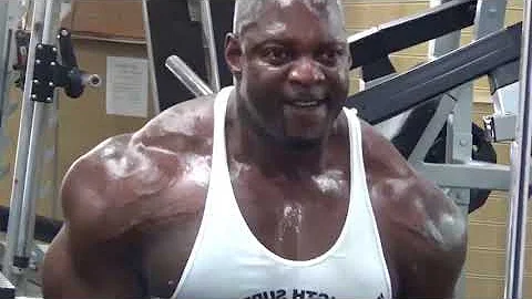 Big delt and Tricep session with good friend IFBB ...