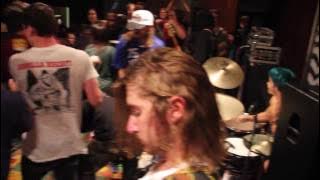 Download lagu Angel Du$t - Set Me Up