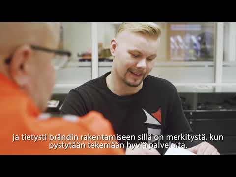 Video: Yliopisto-opiskelijat Valmistautuvat Viralliseen Minecraft-seremoniaan