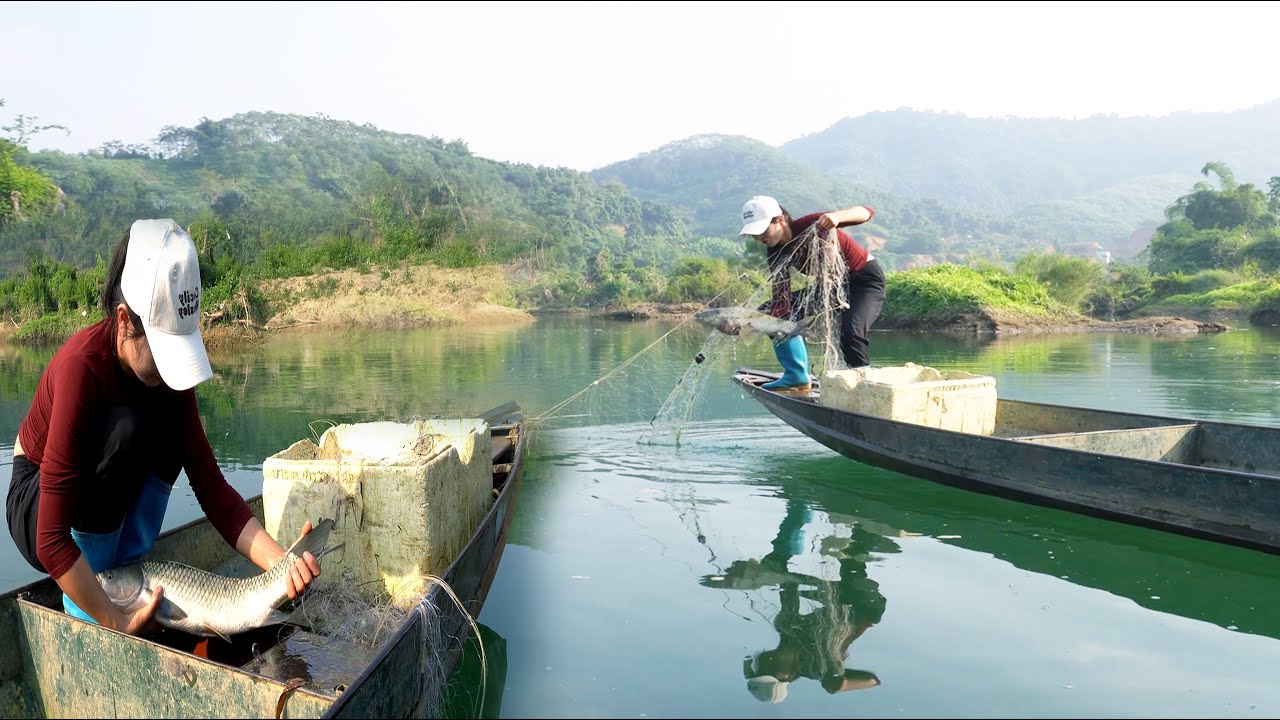 The Mysterious Net: The Young Girl and the Secrets Hidden Beneath the River