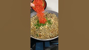 Hến xào xúc bánh đa 🌮