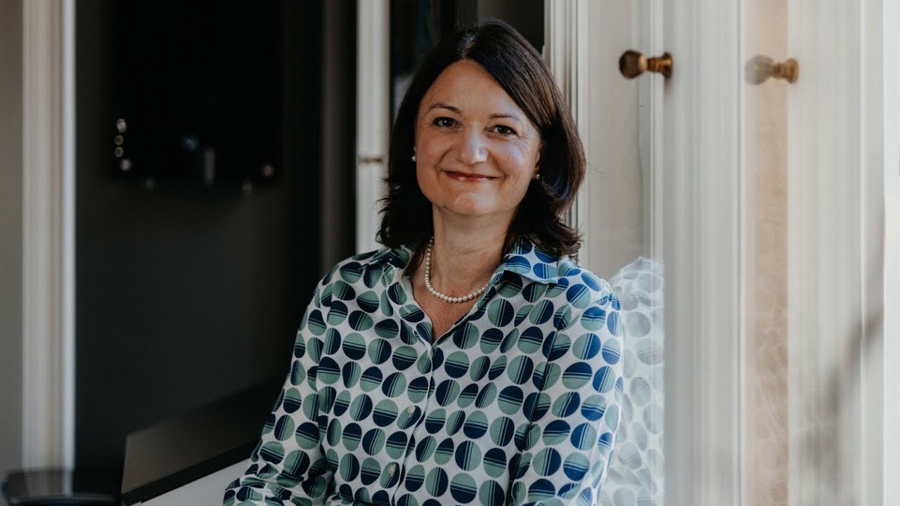 Selbstportrait Kara Pientka | Inhaberin & Leitende Lehrcoach | INHESA Institut für Health & Selfcare