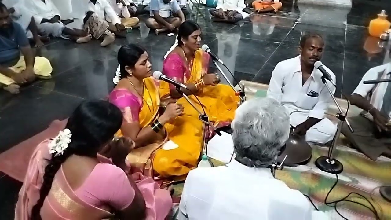 ద్వారకామాయీలో వెన్నెలహాయీ లో గాయని ఉమా మహేశ్వరి