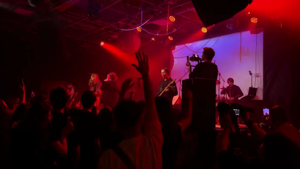 Assista a KICKROX - intermezzo / :FLEUR (Live @ Aglomerat, Москва, 21.04.24) no YouTube Assista a KICKROX - intermezzo / :FLEUR (Live @ Aglomerat, Москва, 21.04.24) no YouTube