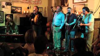 Video thumbnail of "Clann Mhic Ruairí - Seanduine Doite"