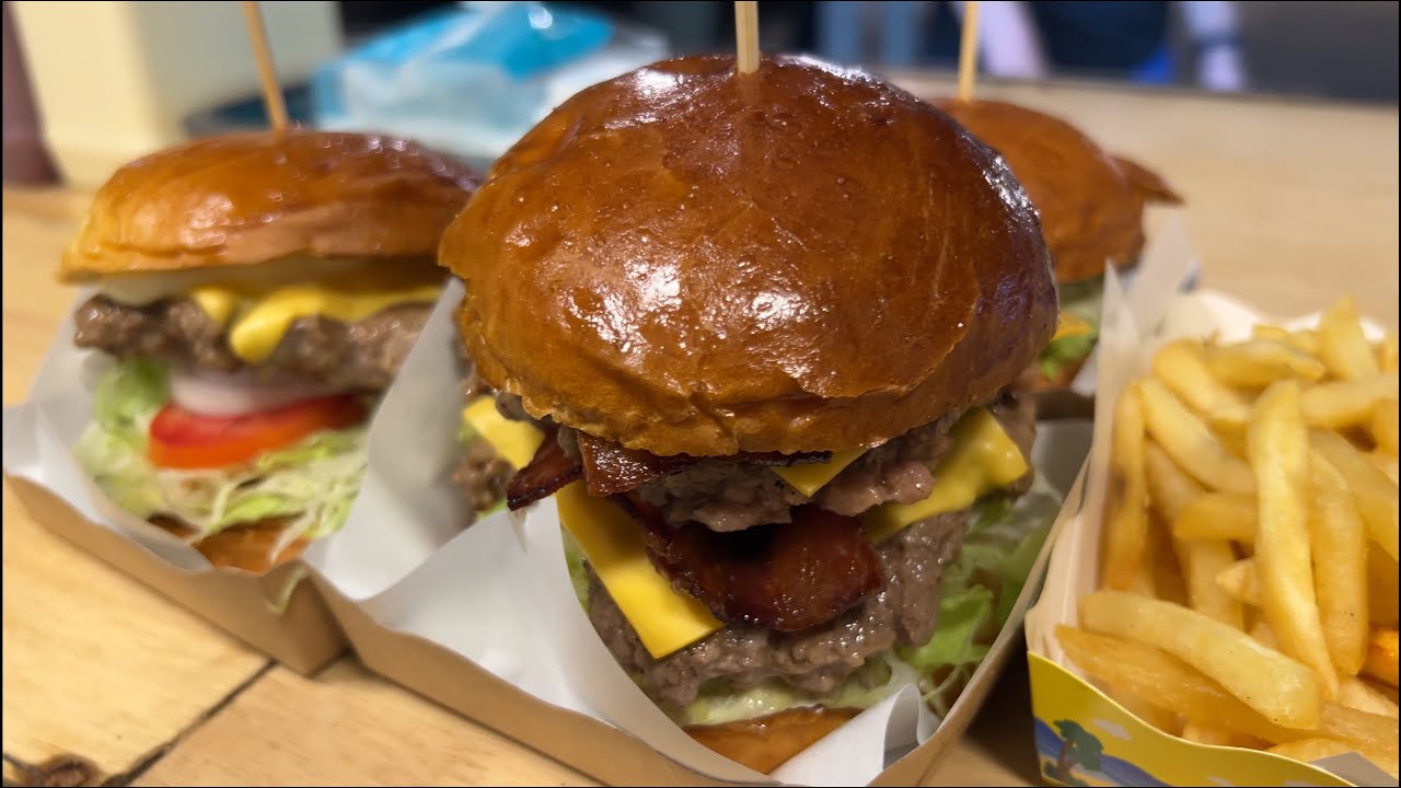 Тайская Уличная Еда - Старый бургерный магазин, управляемый парой