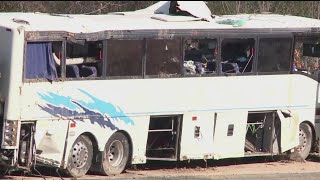 Bus Crashes in Benton Arkansas, Kills 1 Child, Injures 45 People