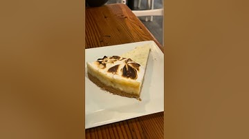 VEGAN KEY LIME PIE in Key West, Florida @ The Cafe ! 🍵🏝️🌴