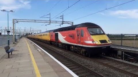 Network Rail 43299 and 43290 race through Cheddington on the New Measurement Train 09/08/22