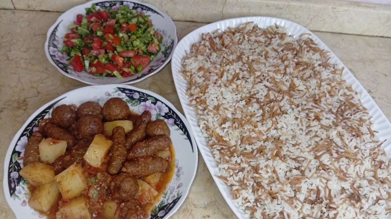 طريقه عمل الكفته الارز باللحمه الجملي خطيره بالبطاطس🥔 و ارز بالشعريه وسلطه خضراء 🥗 الطعم روووعه 😋😋👌💯