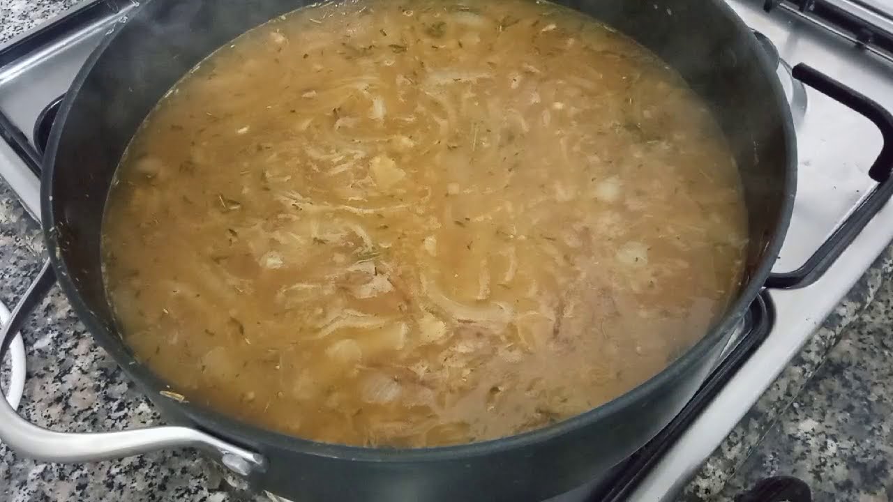 מרק בצל צרפתי עם ניחוחות תבלינים משלנו