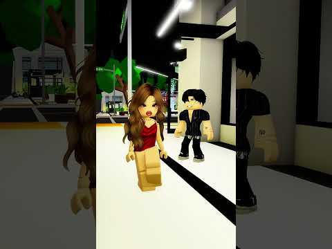 He was being creepy.. 😰 #roblox #robloxshorts #shorts