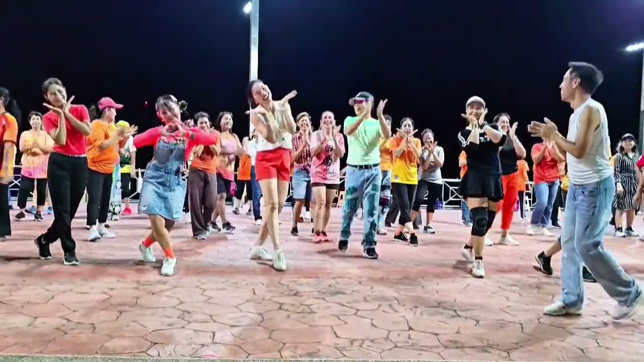 เรียนเต้นเพลงเจ้าดอกจำปากับคุณครูเล่  ด้วยความรักประทับใจมากๆ ครับ