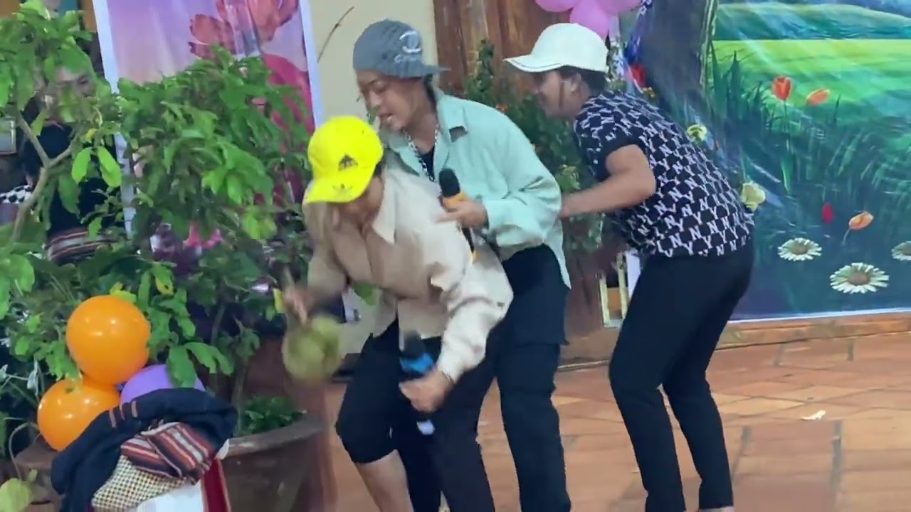 Kịch jrai. Biết sai .biết sửa. Plei jut.