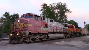Santa Fe Warbonnet leads northbound BNSF local w/ GP60