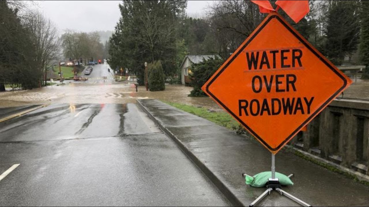 Rains causing flooding, evacuations in western Washington - YouTube