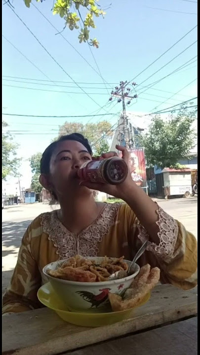 Singgah Makan Bakso di Pinggir Jalan#short