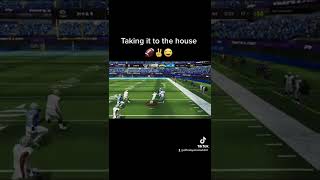 Taking It To The House 🏠 ✌️🏈😂