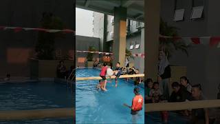 Anak Lomba Gebuk Bantal Guling, Sekali Gebuk Langsung Jatuh Ke Kolam Diacara 17An Hut Ri Ke-78