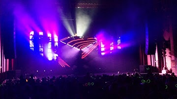 deadmau5 - Raise Your Weapon (Noisia Remix) Cube 2.1 @ Fox Theater Oakland (4/25/17) [4K]