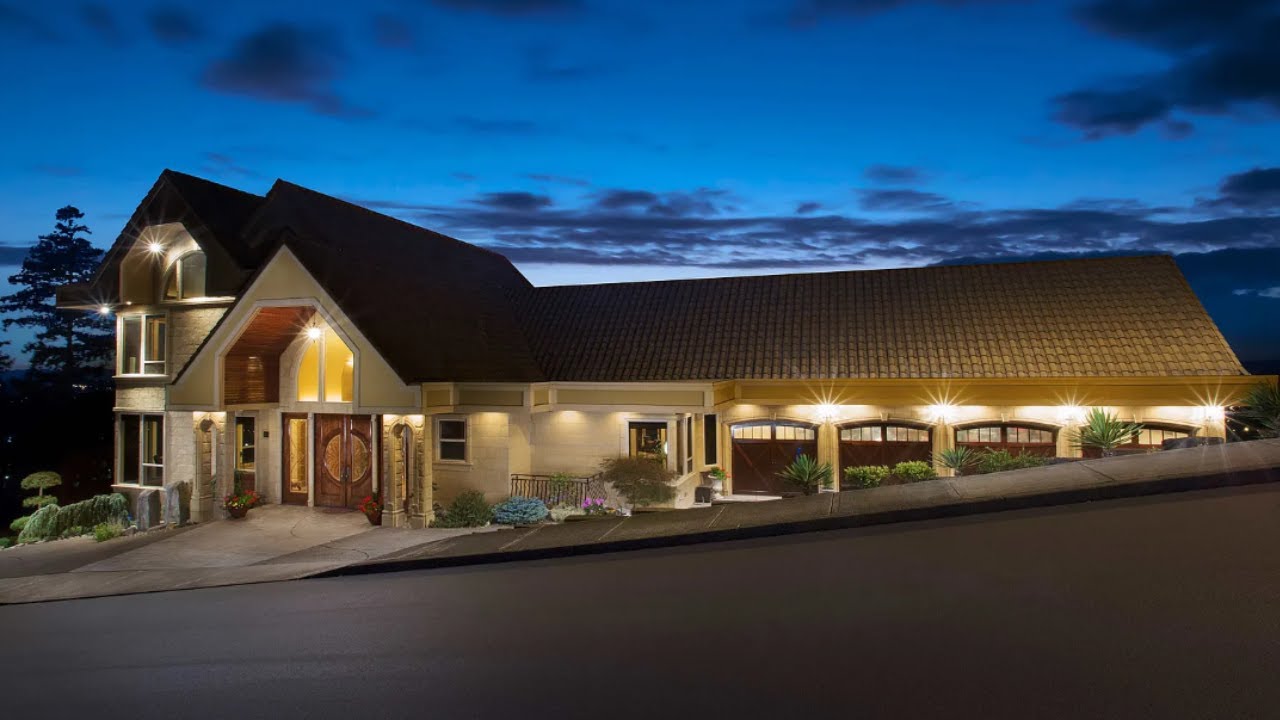 TOUR A CUSTOM LUXURY HOME ON TOP OF HAPPY VALLEY Oregon Real Estate