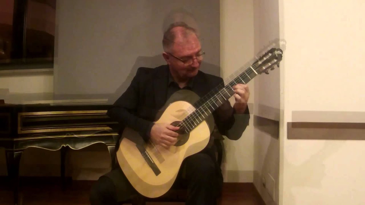 Recital del M° Vito Nicola Paradiso: una chitarra in Frack