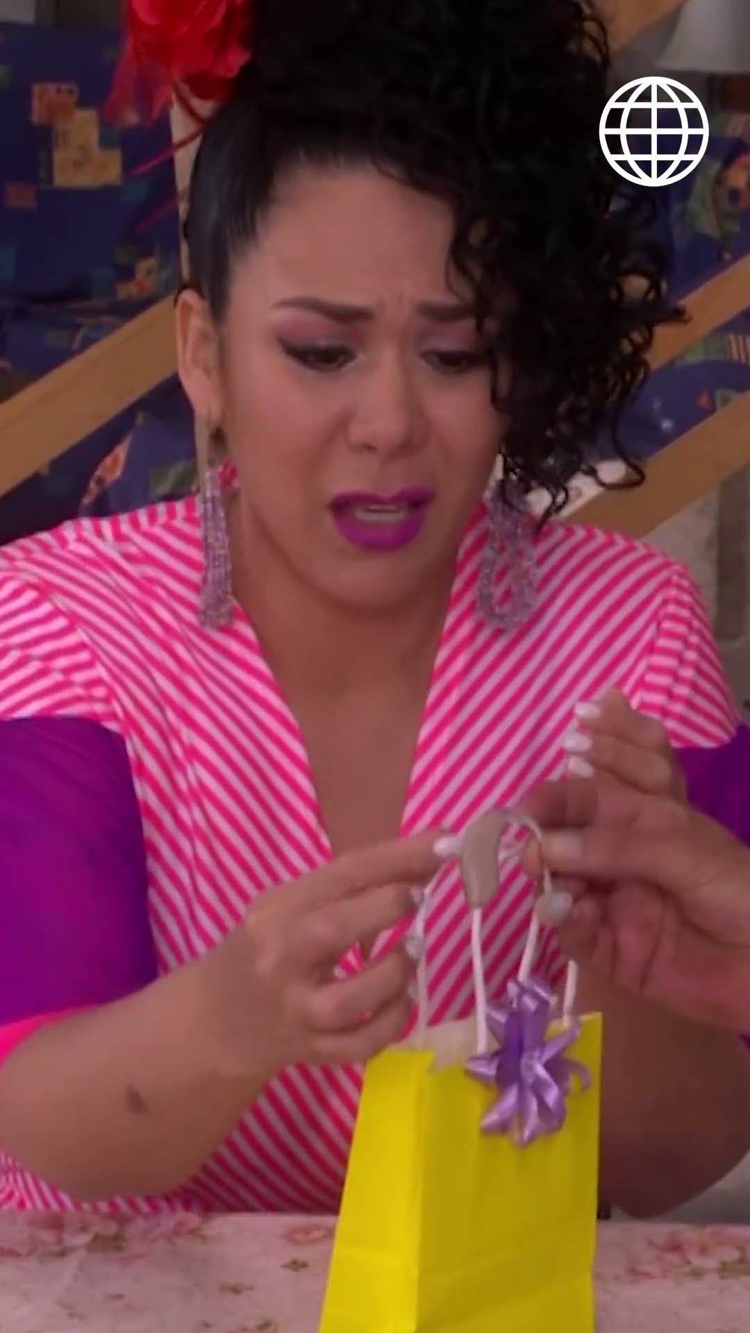 AL FONDO HAY SITIO 11 |Teresita gave a gift to Don Gil | #Shorts